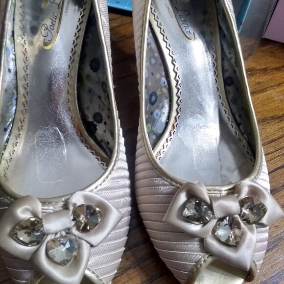 Champagne Pumps - Picture 2 of 9